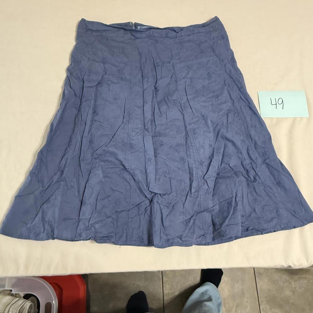 Classic Elements Blue Embroidered A-Line Skirt Size 10